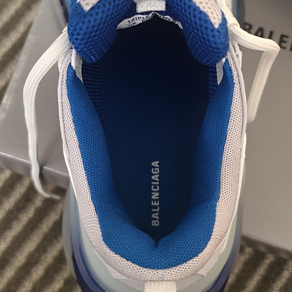 ๐ฆ๐ HP ๐๐ฆ NWT Balenciaga Triple S Sneakers - Picture 7 of 10